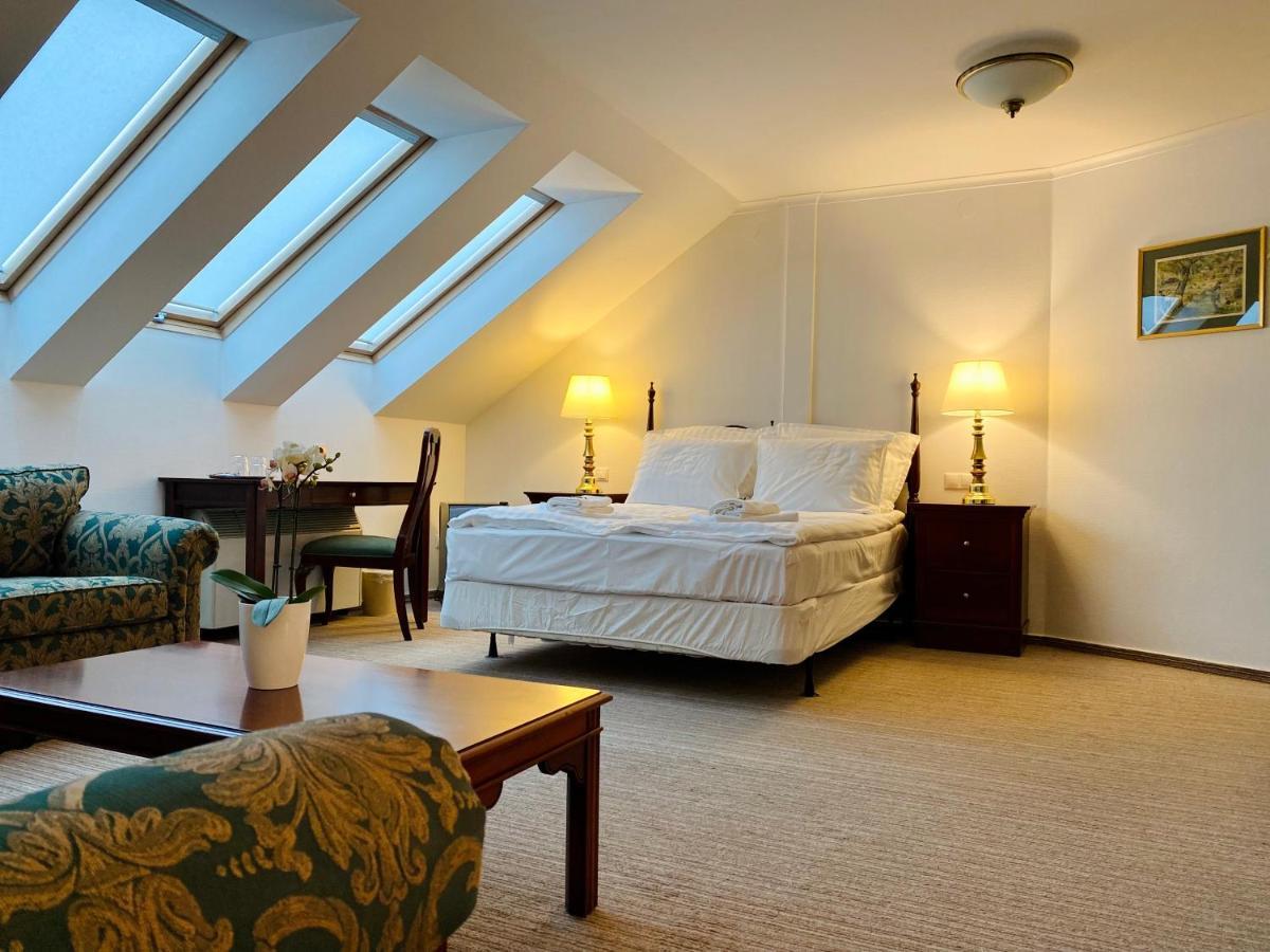 Opera16 Guestrooms Budapest Exteriör bild