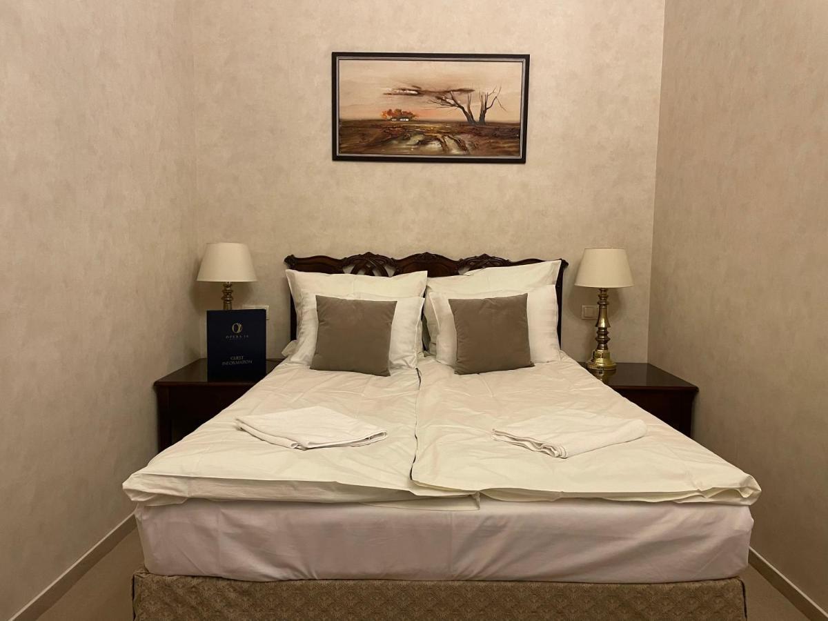 Opera16 Guestrooms Budapest Exteriör bild