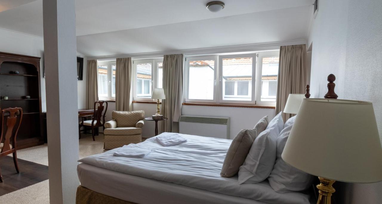 Opera16 Guestrooms Budapest Exteriör bild