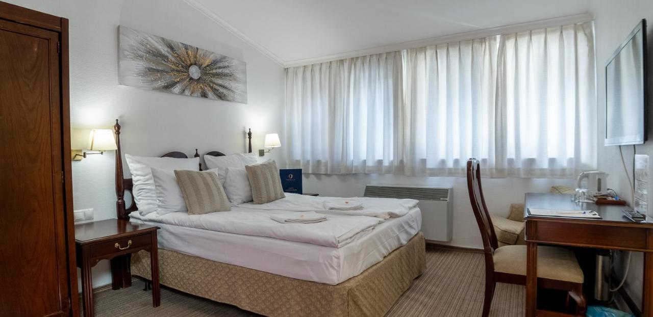 Opera16 Guestrooms Budapest Exteriör bild