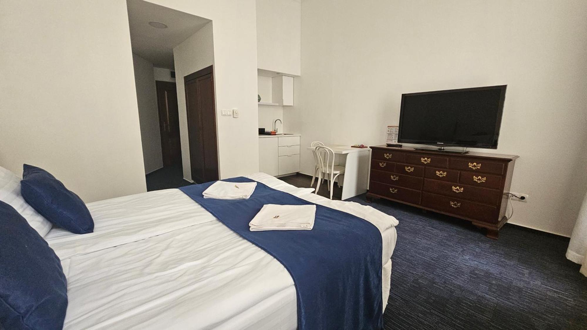 Opera16 Guestrooms Budapest Exteriör bild